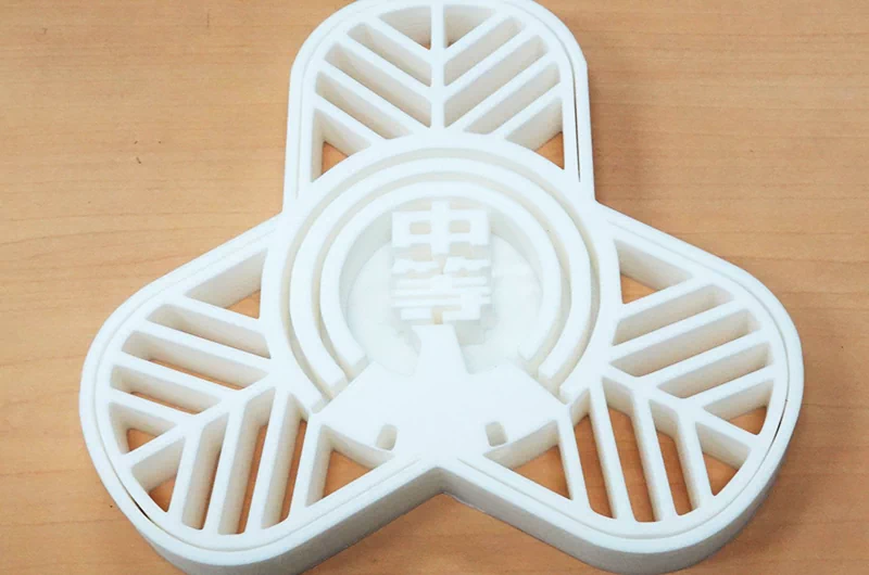 3Dプリンターで作った校章