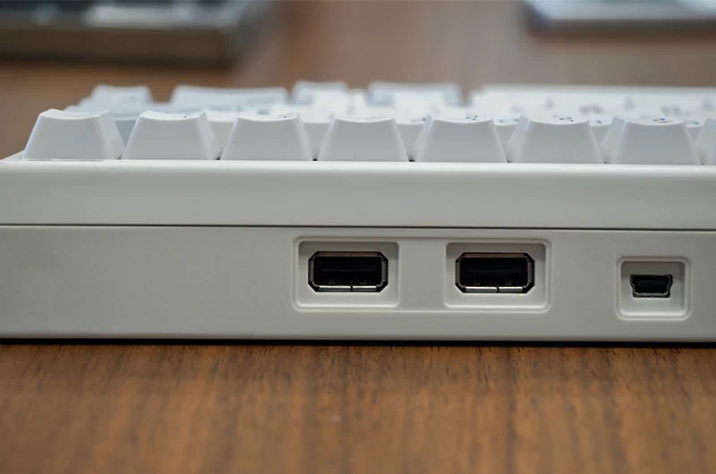 HHKB Professional2 背面のUSBハブ