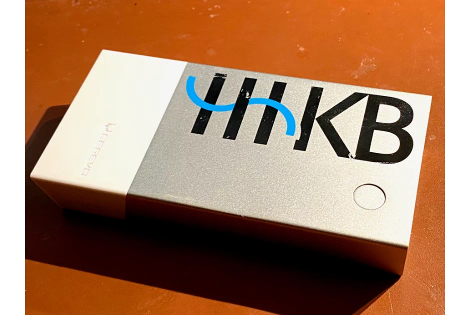 HHKBの無線化をバッテリーと一体化したBluetoothアダプターで解決しようとしたCerevo「EneBRICK HHKB限定ヴァージョン」（2014年）。