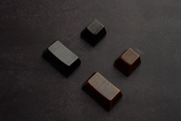 HHKB Professional専用漆塗り Esc&Controlキー（溜塗）とHHKB Professional専用漆塗り Esc&Controlキー（黒漆）